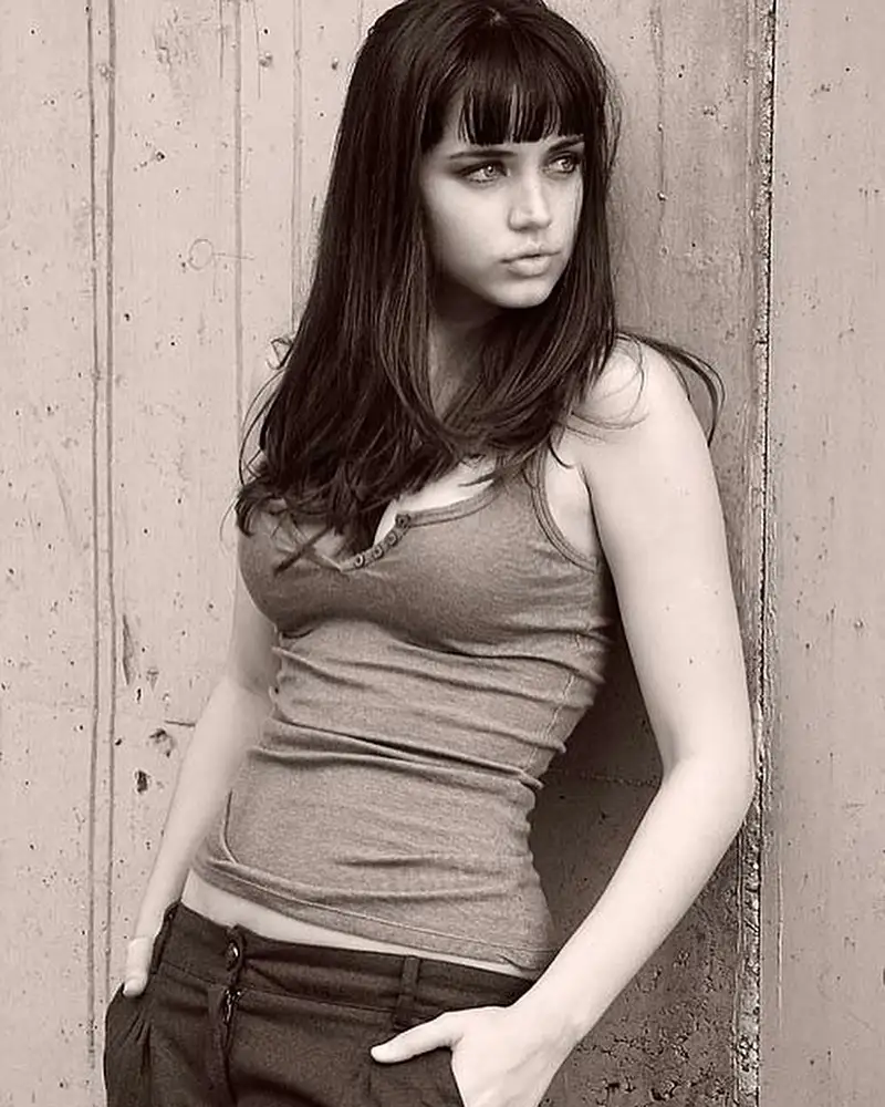 A picture of Ana de Armas in 2003.